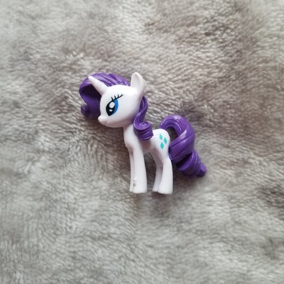 My Little Pony Figure Rarity White Purple MLP G4 Mini Figurine Finders Keepers - Picture 1 of 2
